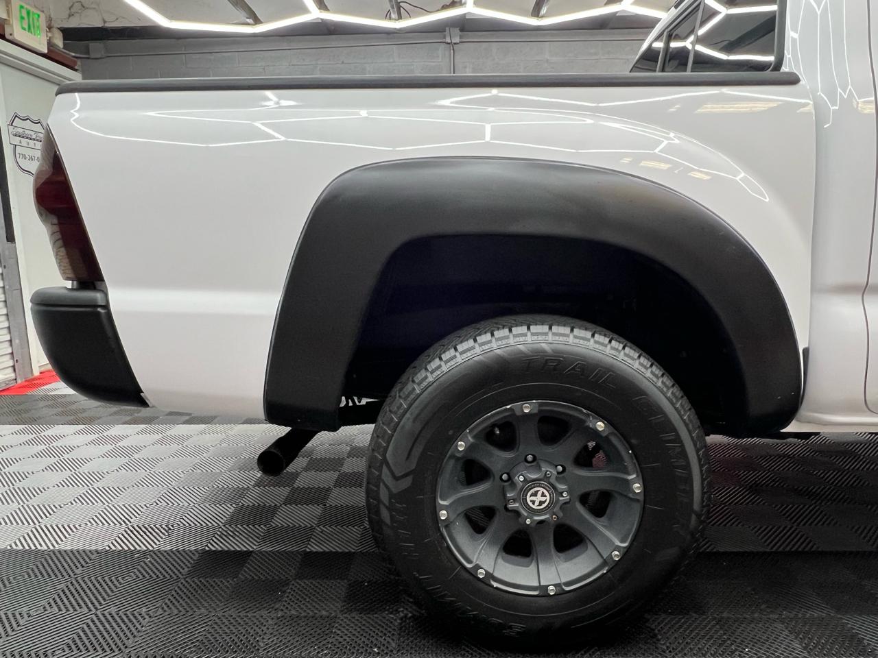 Toyota Tacoma PreRunner Double Cab Auto 2WD 2012