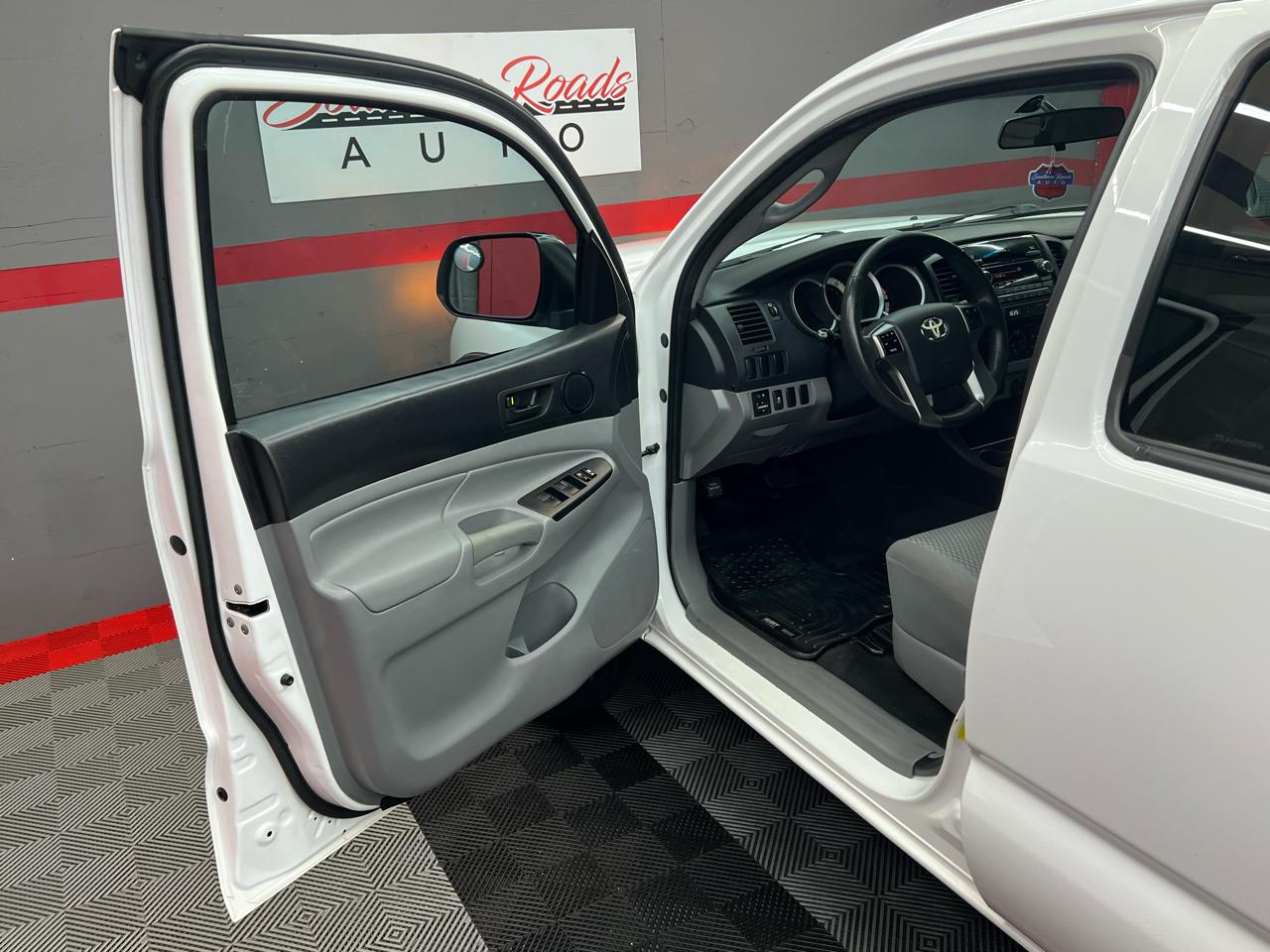 Toyota Tacoma PreRunner Double Cab Auto 2WD 2012