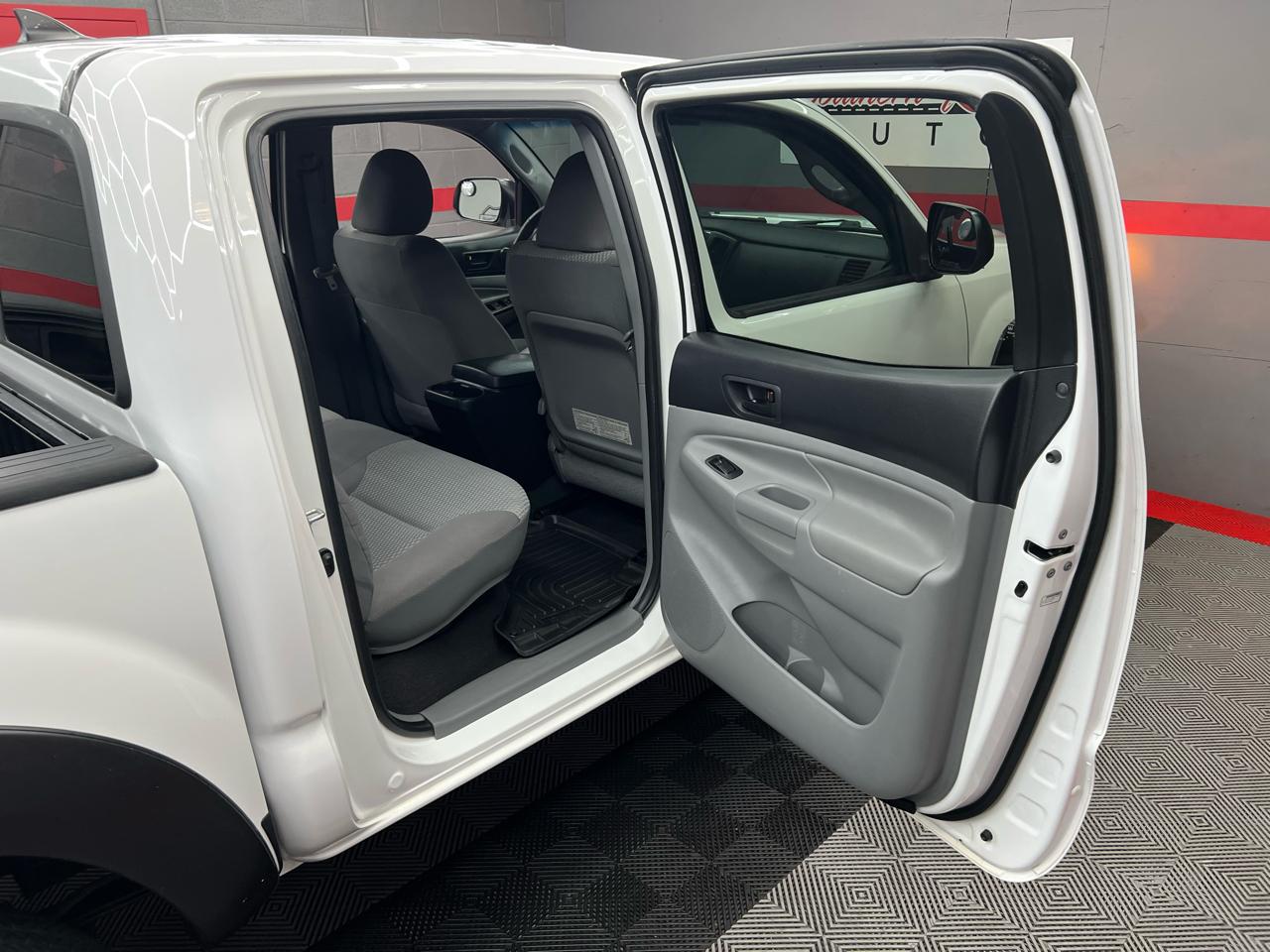 Toyota Tacoma PreRunner Double Cab Auto 2WD 2012