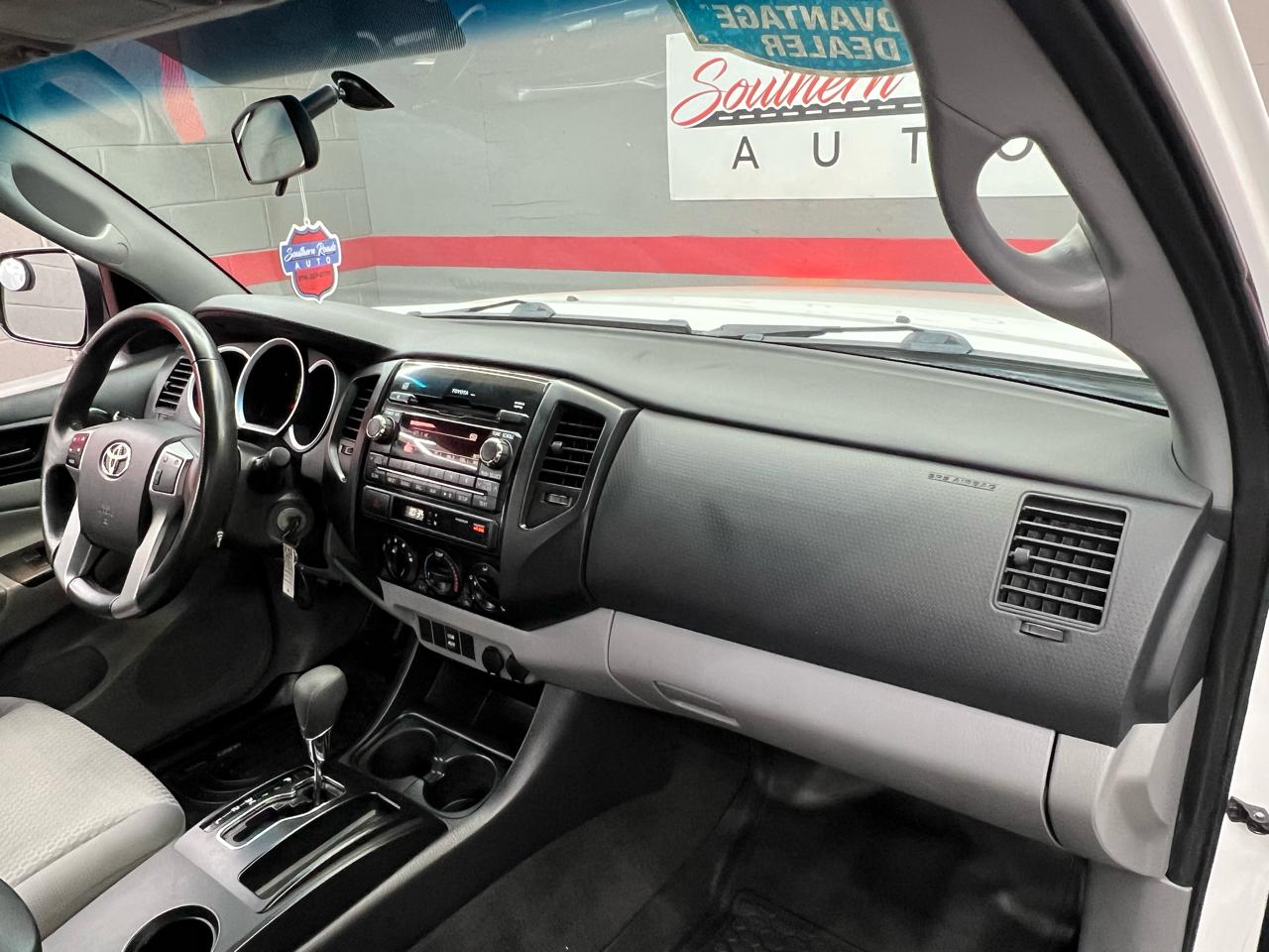 Toyota Tacoma PreRunner Double Cab Auto 2WD 2012