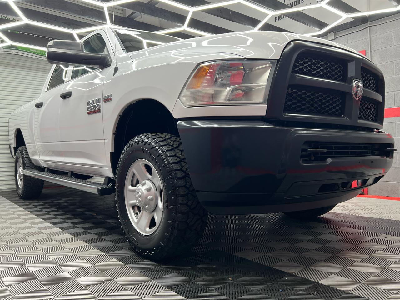 RAM 2500 Tradesman Crew Cab SWB 4WD 2015