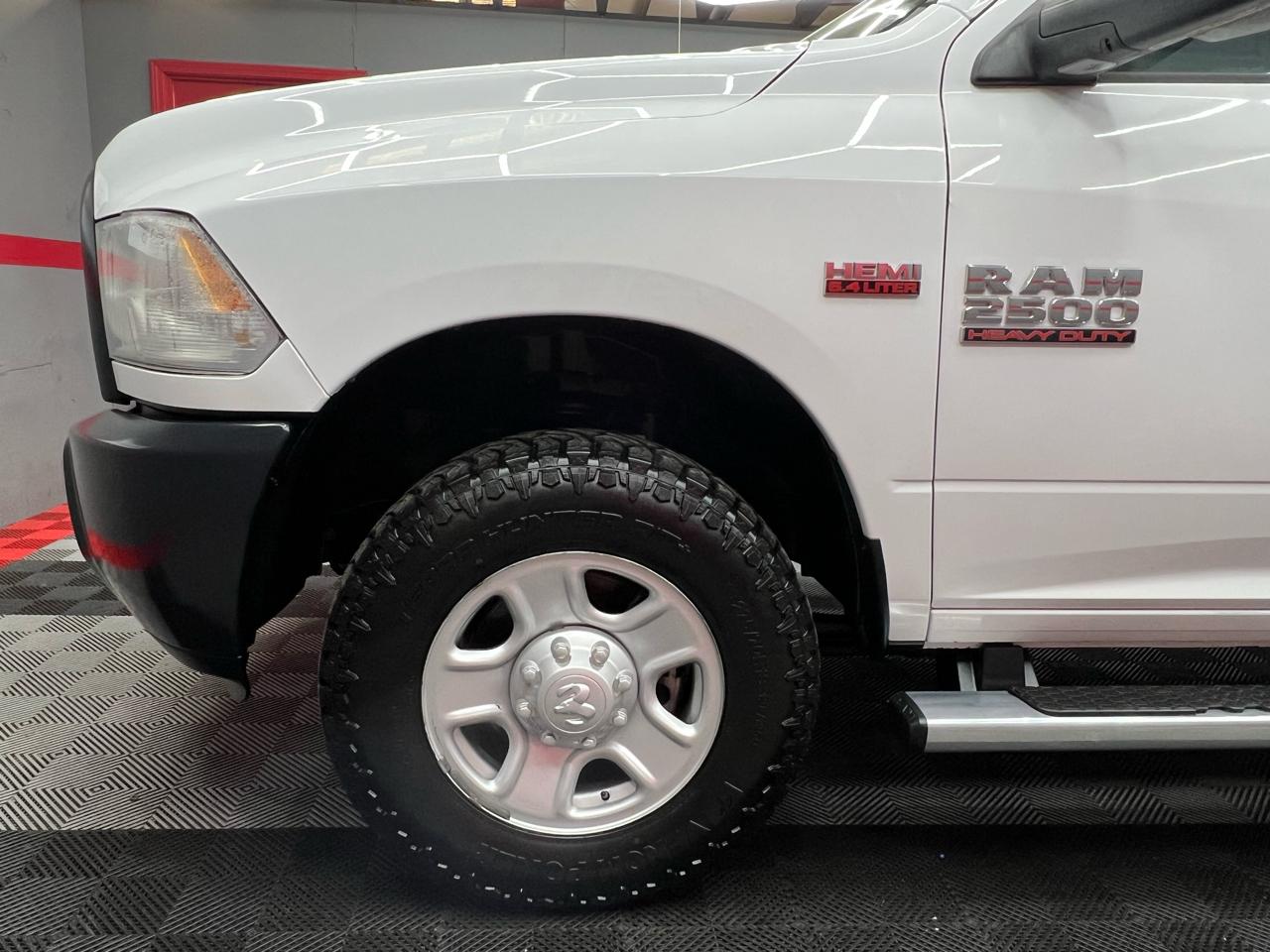 RAM 2500 Tradesman Crew Cab SWB 4WD 2015