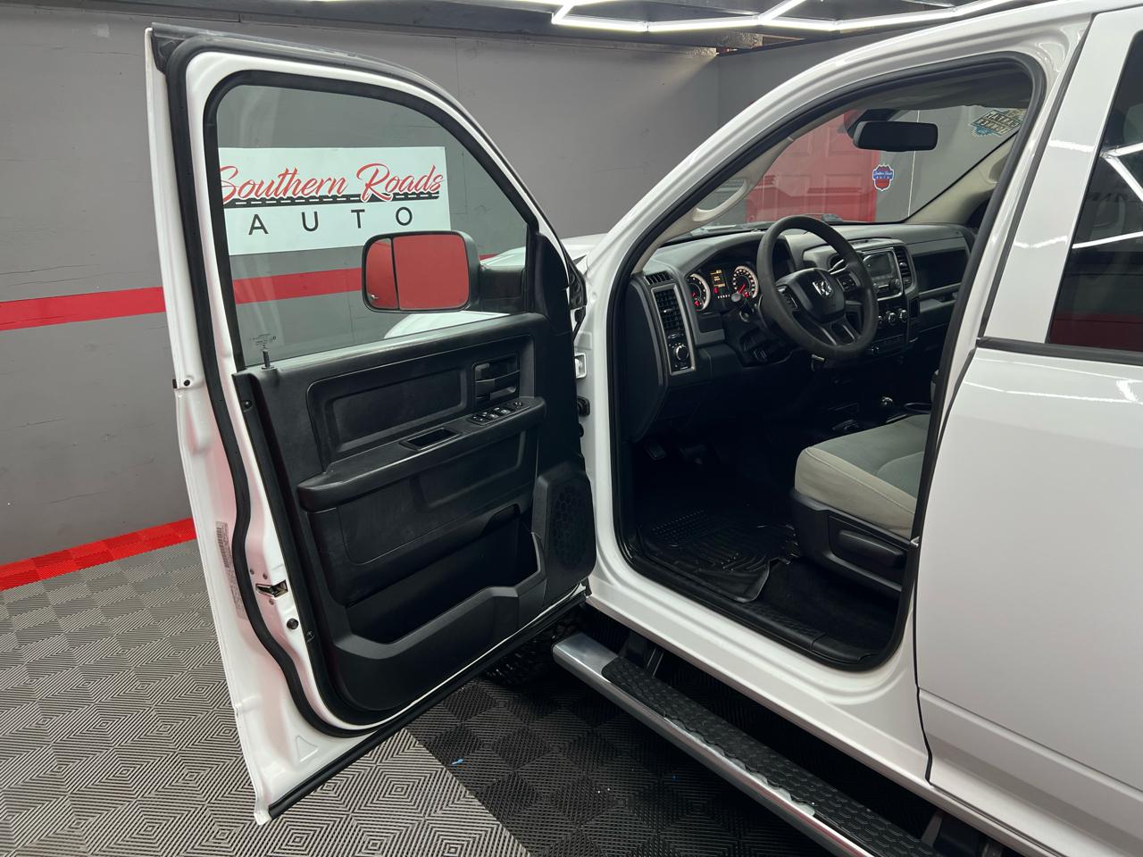 RAM 2500 Tradesman Crew Cab SWB 4WD 2015