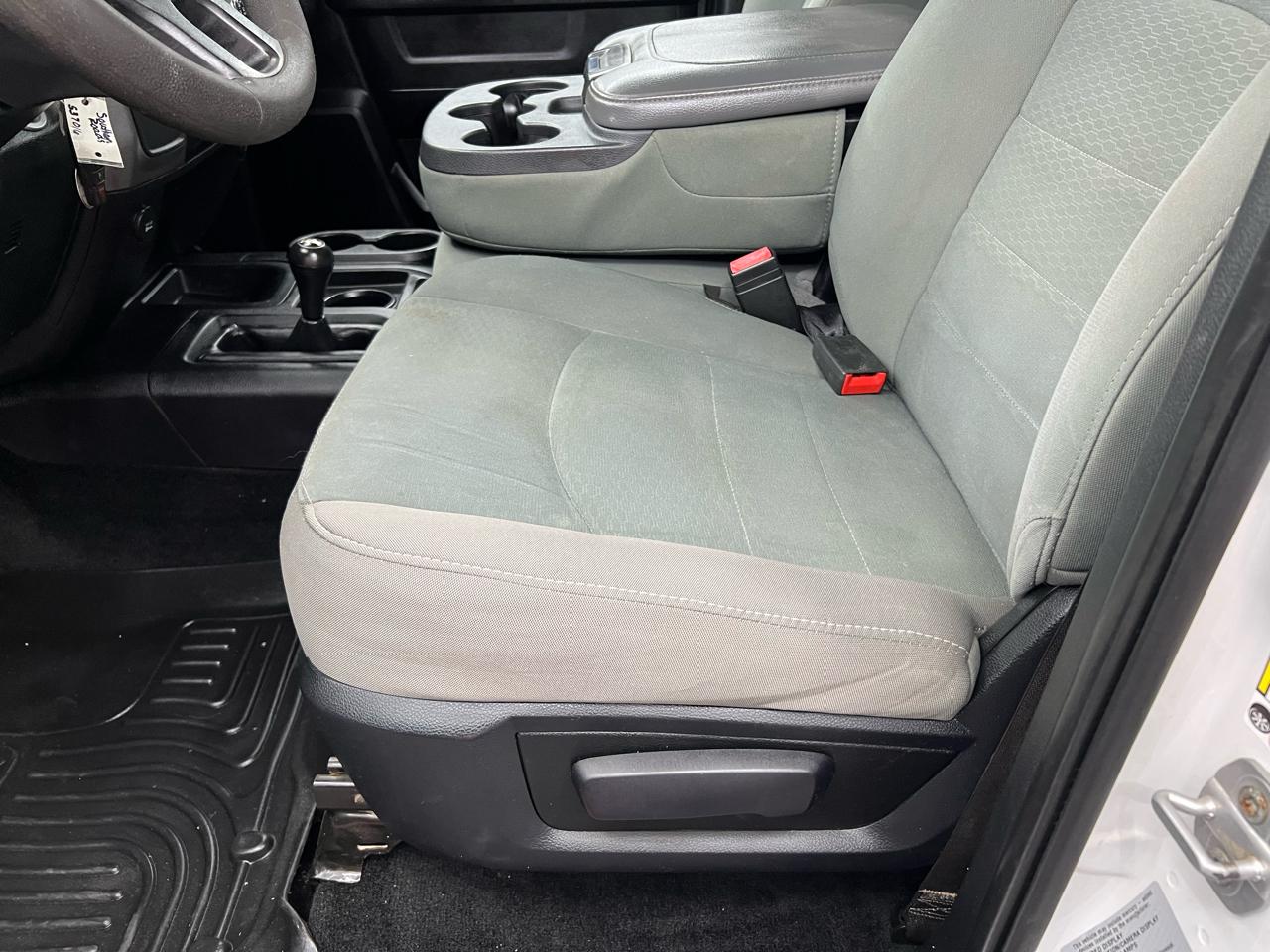 RAM 2500 Tradesman Crew Cab SWB 4WD 2015