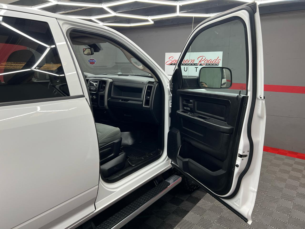 RAM 2500 Tradesman Crew Cab SWB 4WD 2015