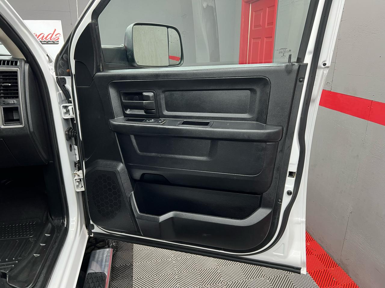 RAM 2500 Tradesman Crew Cab SWB 4WD 2015