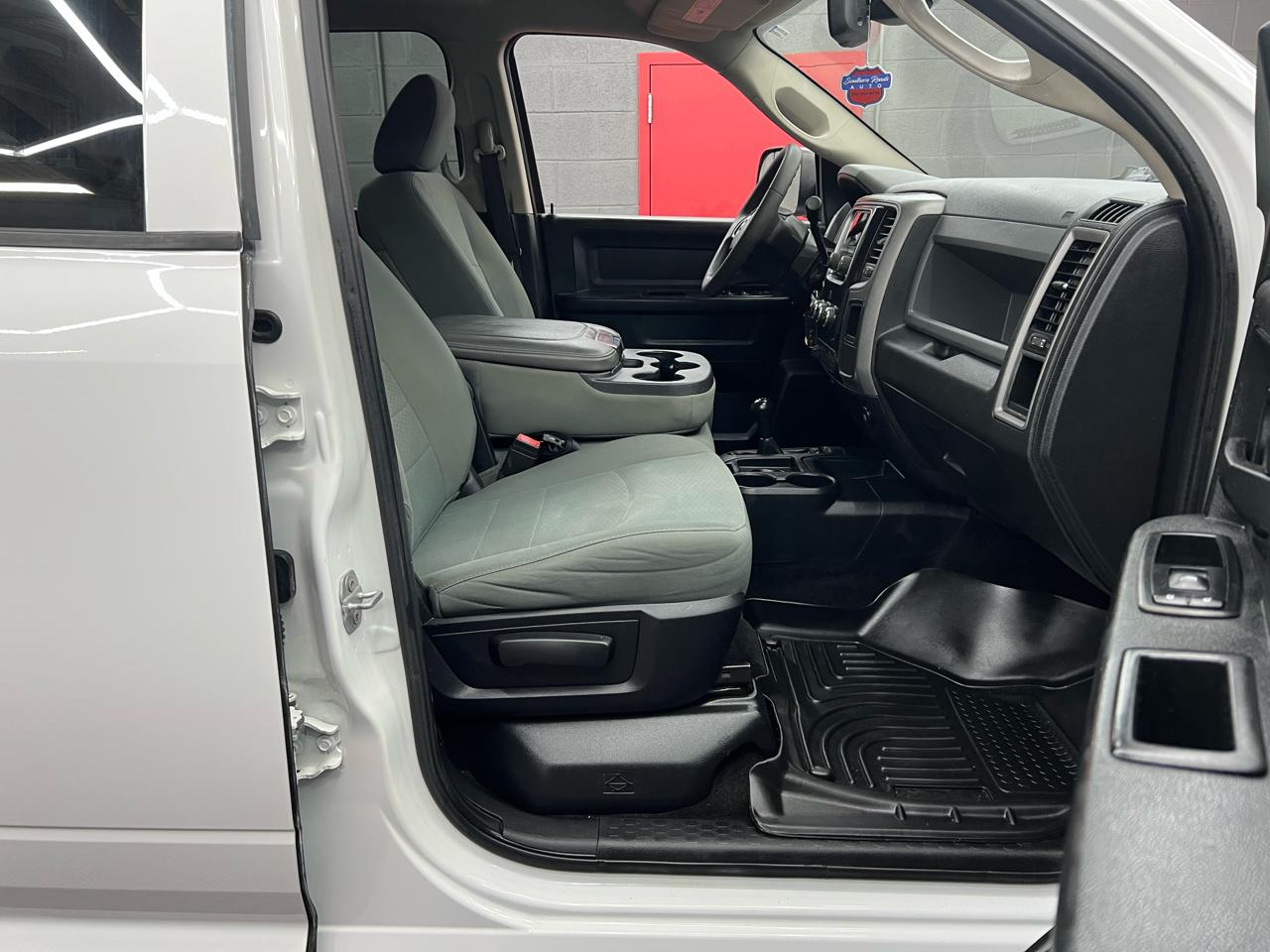 RAM 2500 Tradesman Crew Cab SWB 4WD 2015