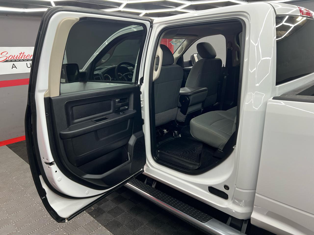 RAM 2500 Tradesman Crew Cab SWB 4WD 2015