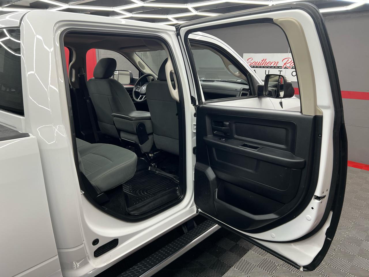 RAM 2500 Tradesman Crew Cab SWB 4WD 2015