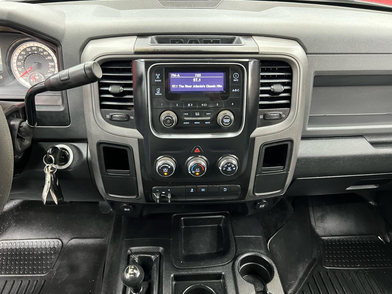 RAM 2500 Tradesman Crew Cab SWB 4WD 2015