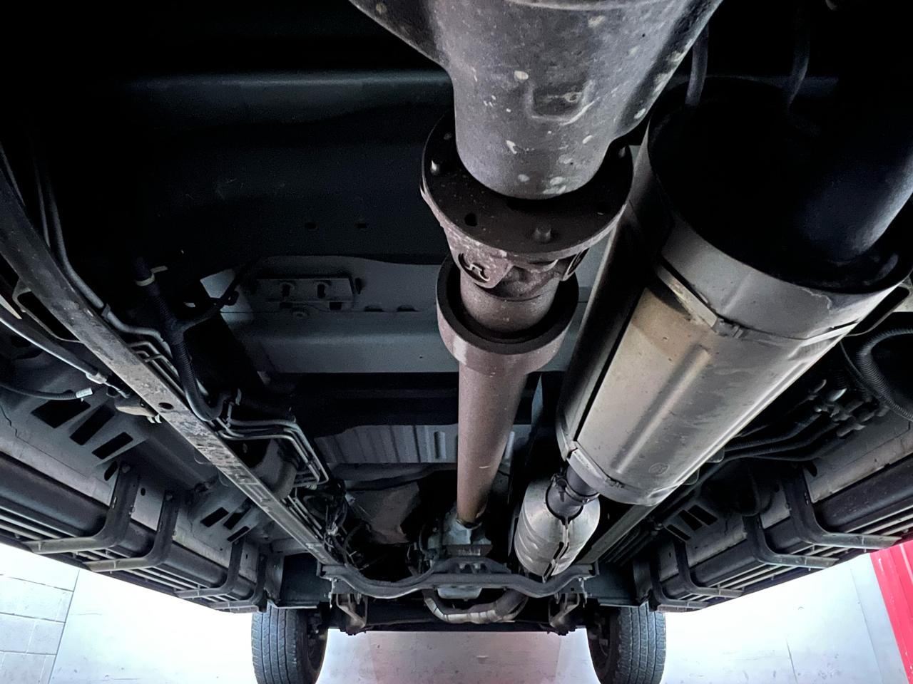 Ford Excursion XLT Premium 6.8L 2WD 2002