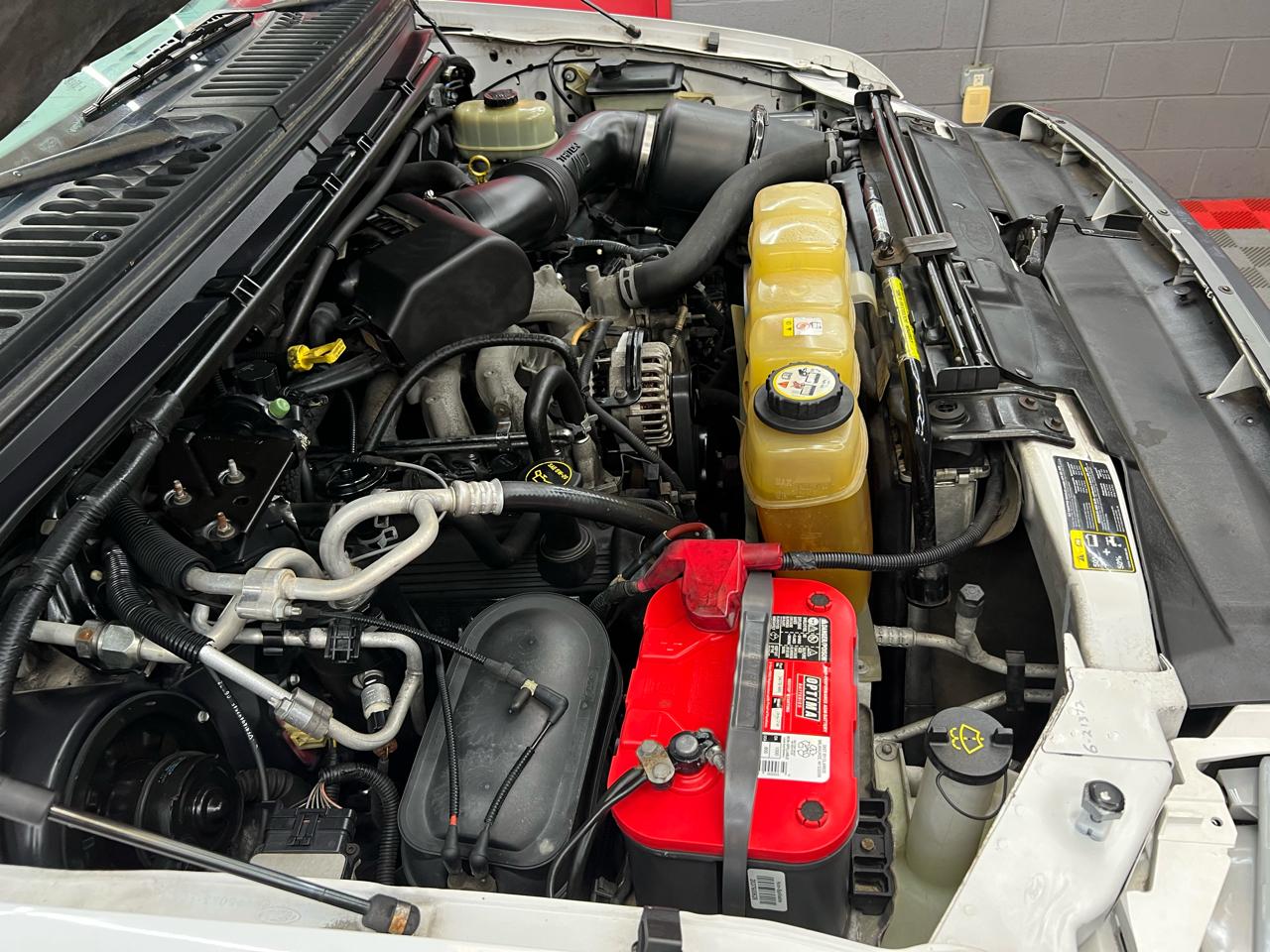 Ford Excursion XLT Premium 6.8L 2WD 2002