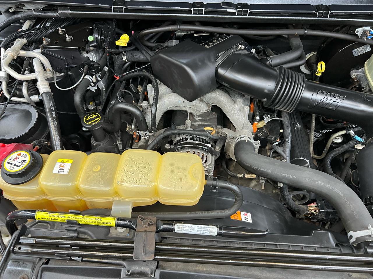 Ford Excursion XLT Premium 6.8L 2WD 2002