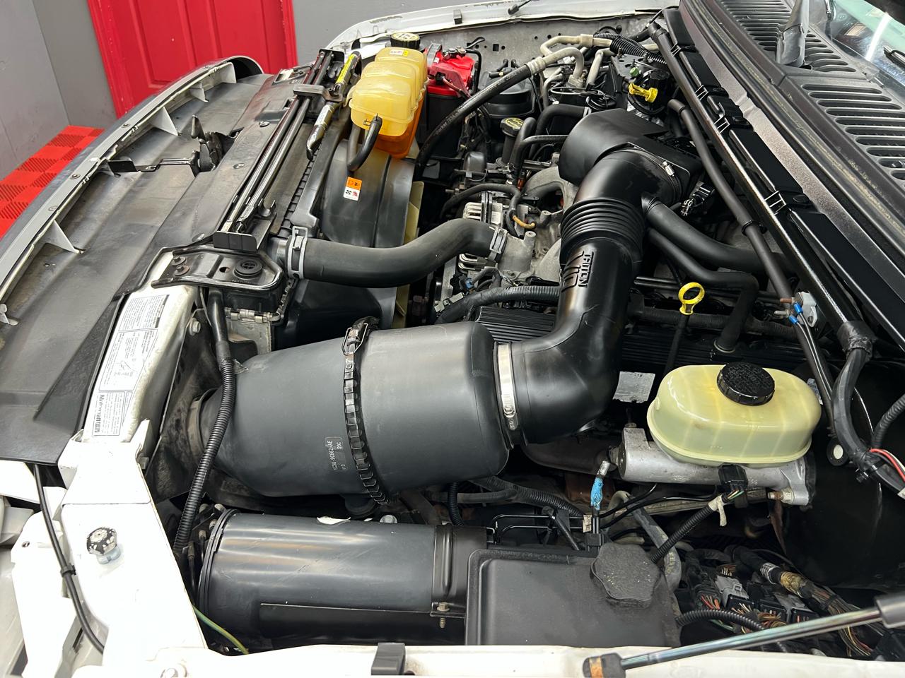 Ford Excursion XLT Premium 6.8L 2WD 2002