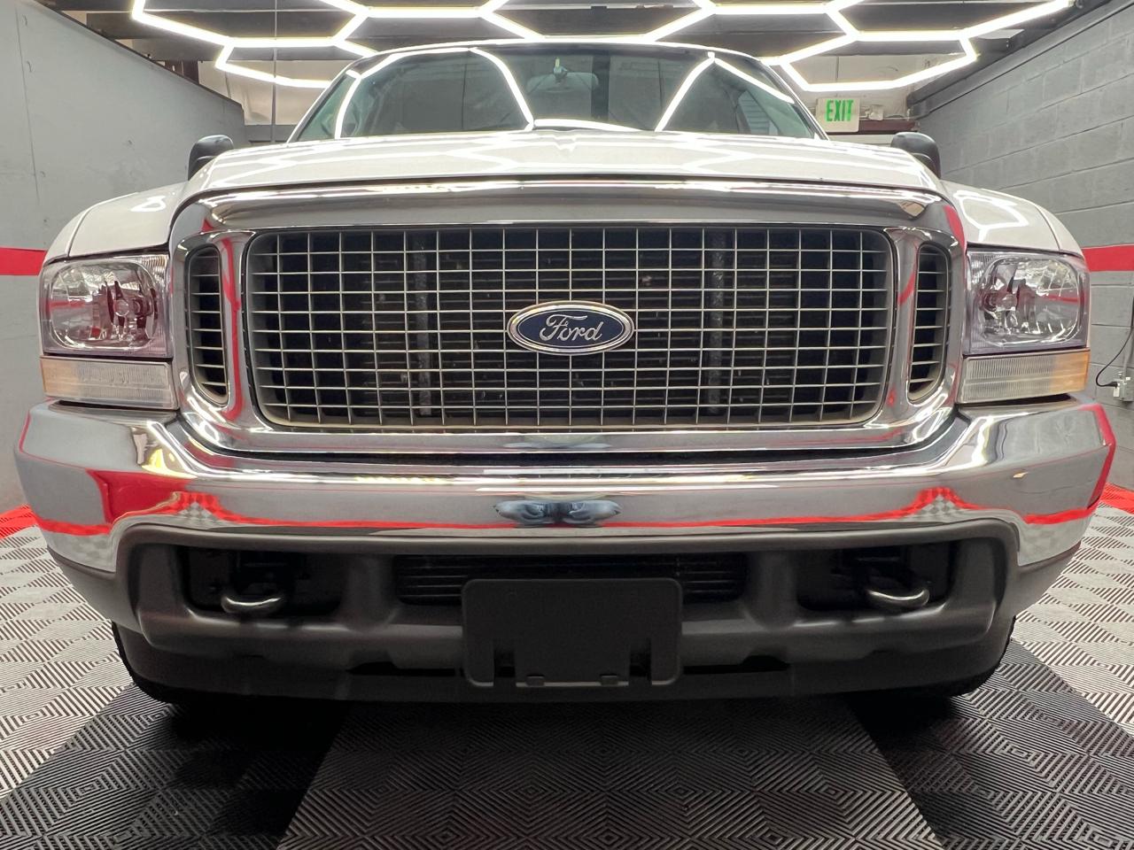 Ford Excursion XLT Premium 6.8L 2WD 2002