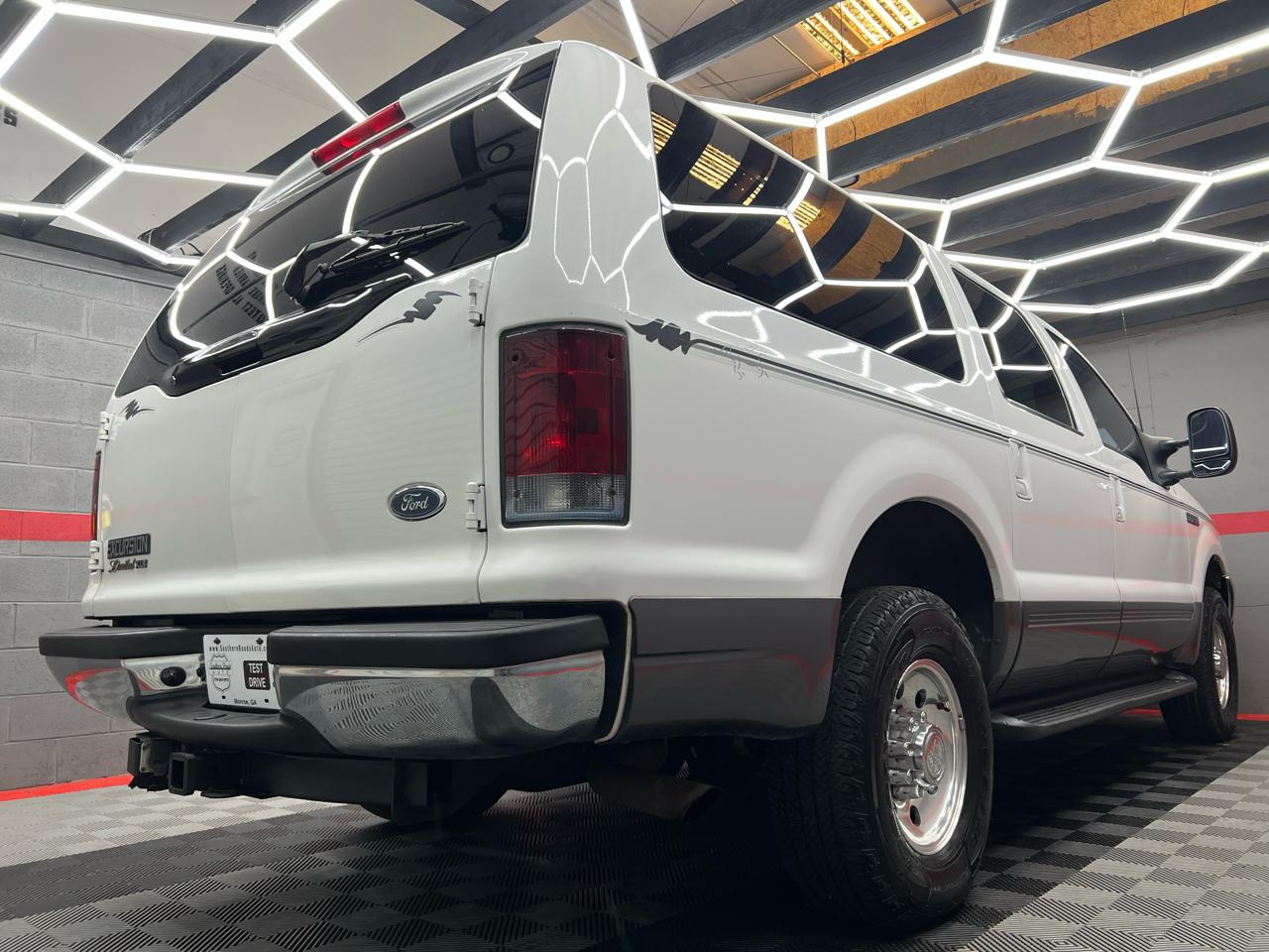 Ford Excursion XLT Premium 6.8L 2WD 2002