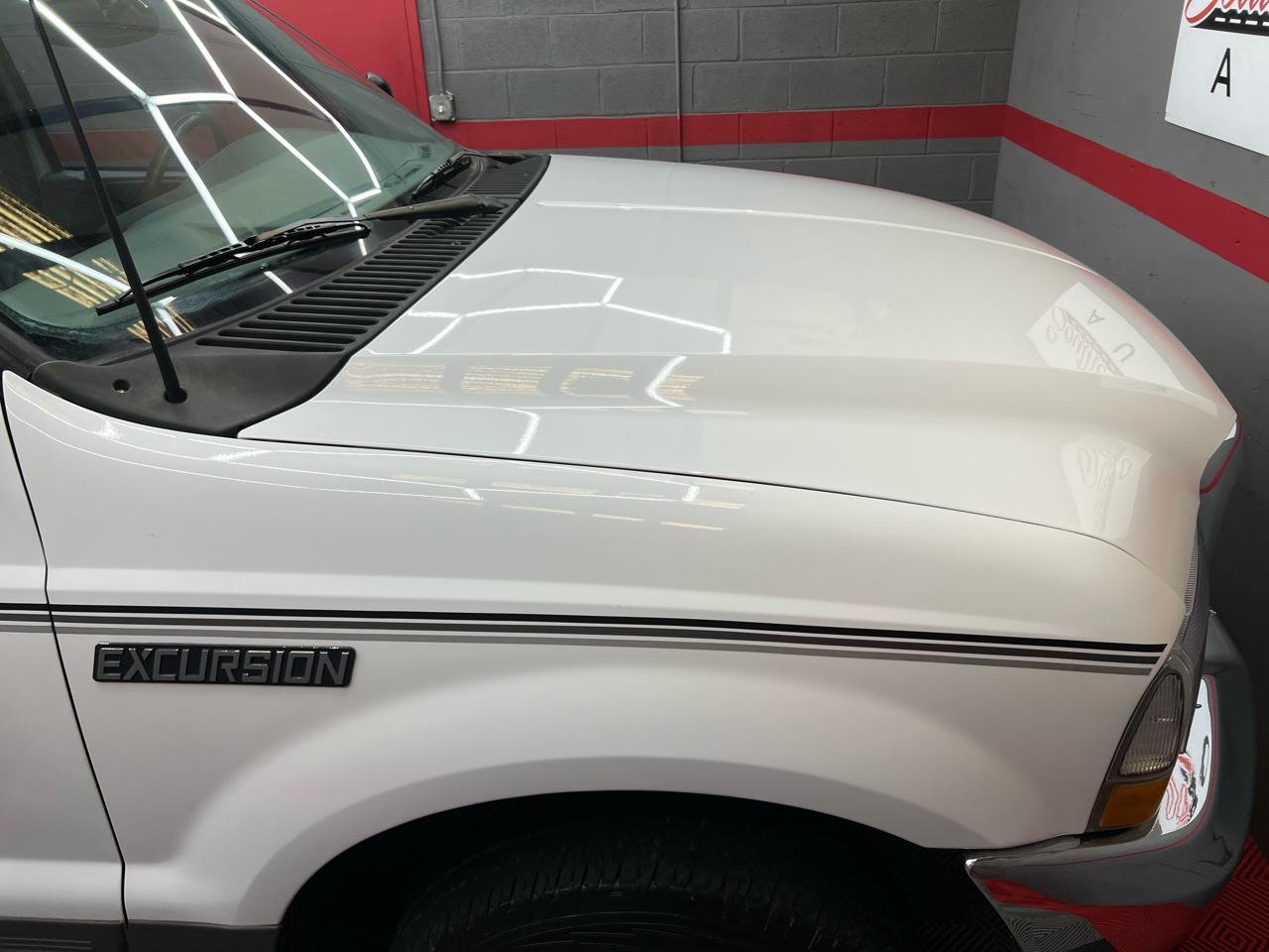 Ford Excursion XLT Premium 6.8L 2WD 2002