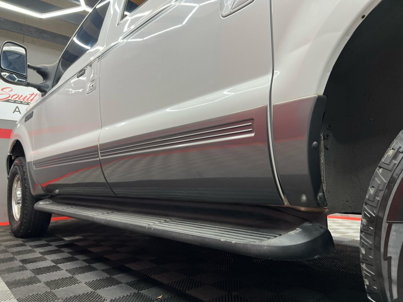 Ford Excursion XLT Premium 6.8L 2WD 2002