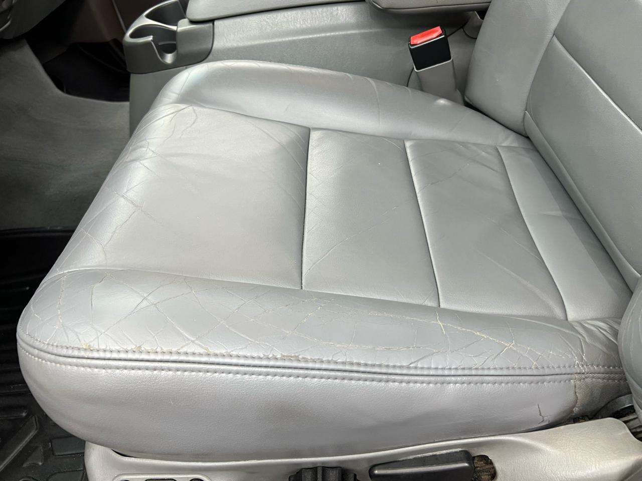 Ford Excursion XLT Premium 6.8L 2WD 2002