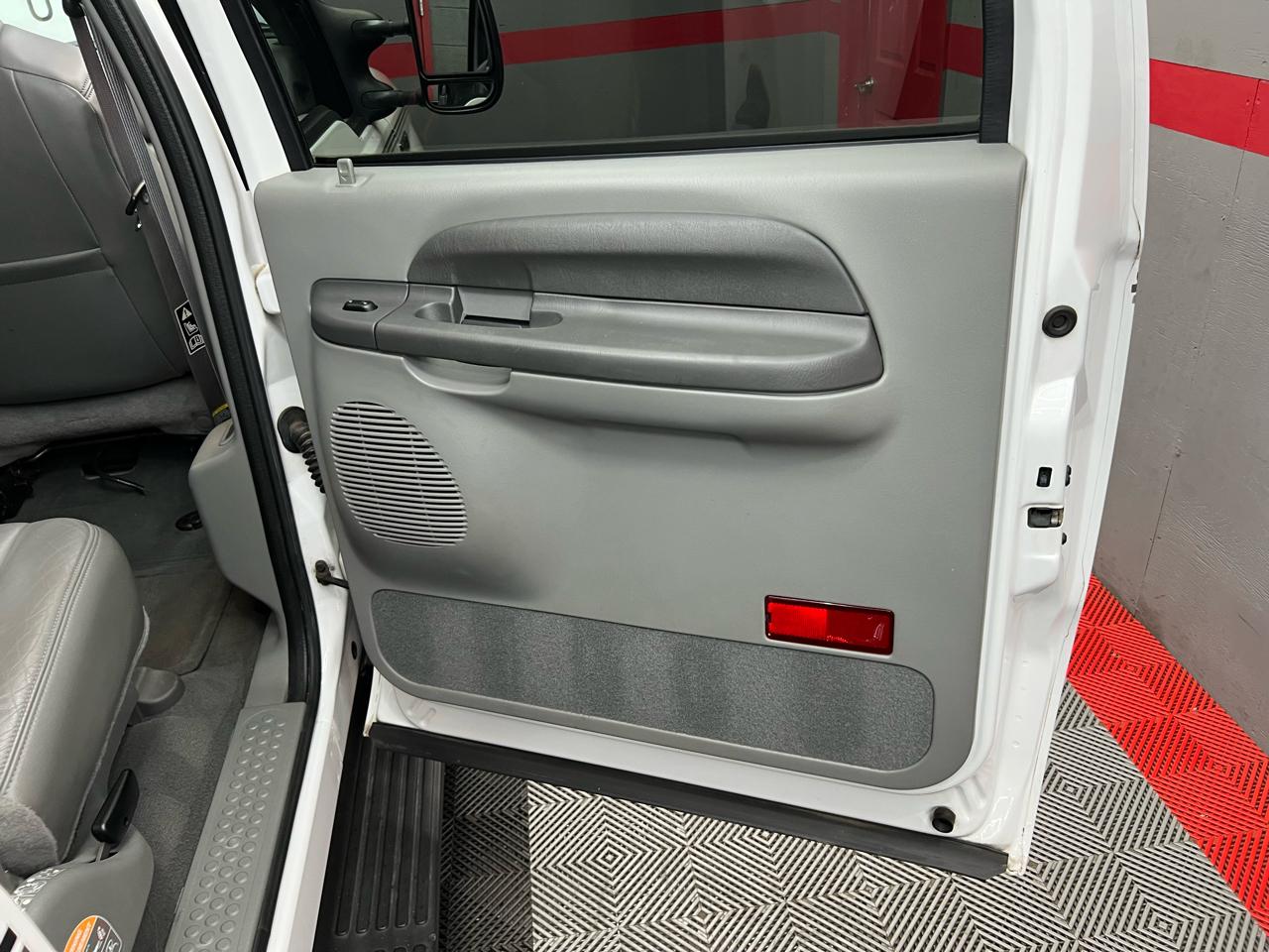 Ford Excursion XLT Premium 6.8L 2WD 2002