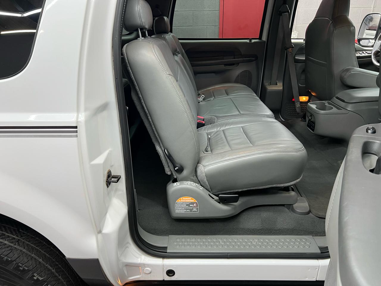 Ford Excursion XLT Premium 6.8L 2WD 2002