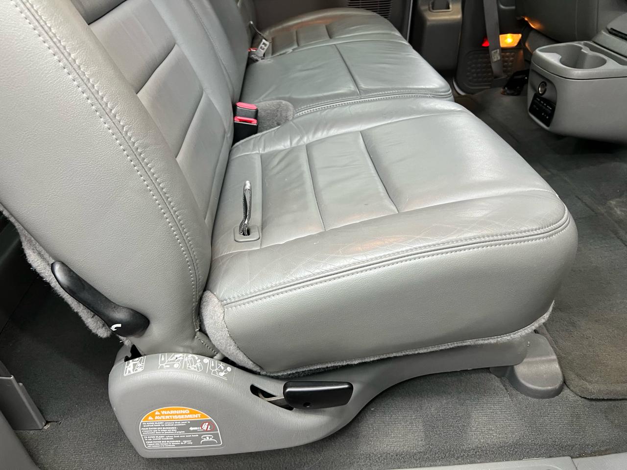 Ford Excursion XLT Premium 6.8L 2WD 2002