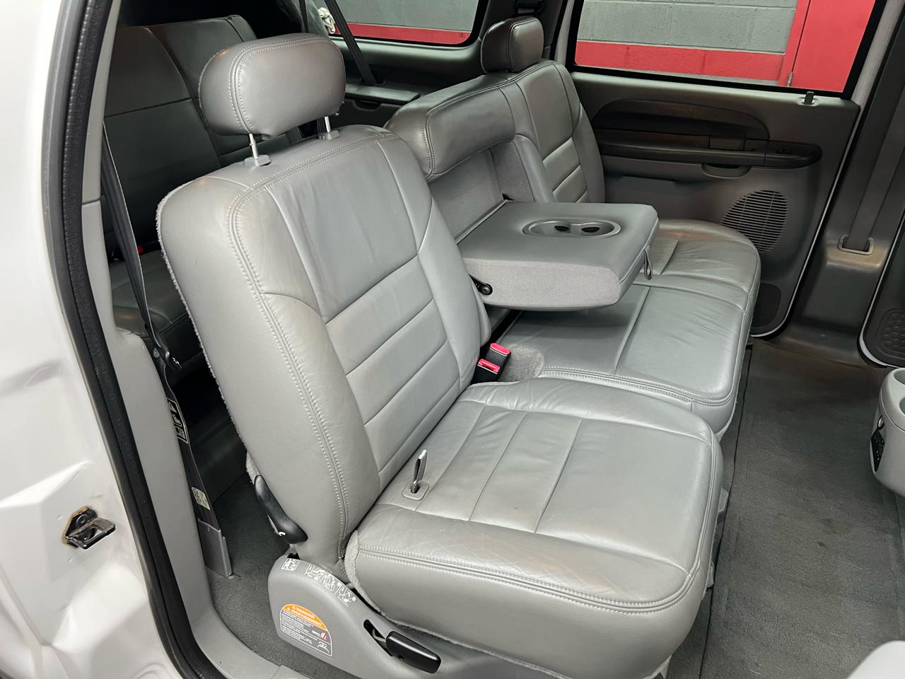 Ford Excursion XLT Premium 6.8L 2WD 2002