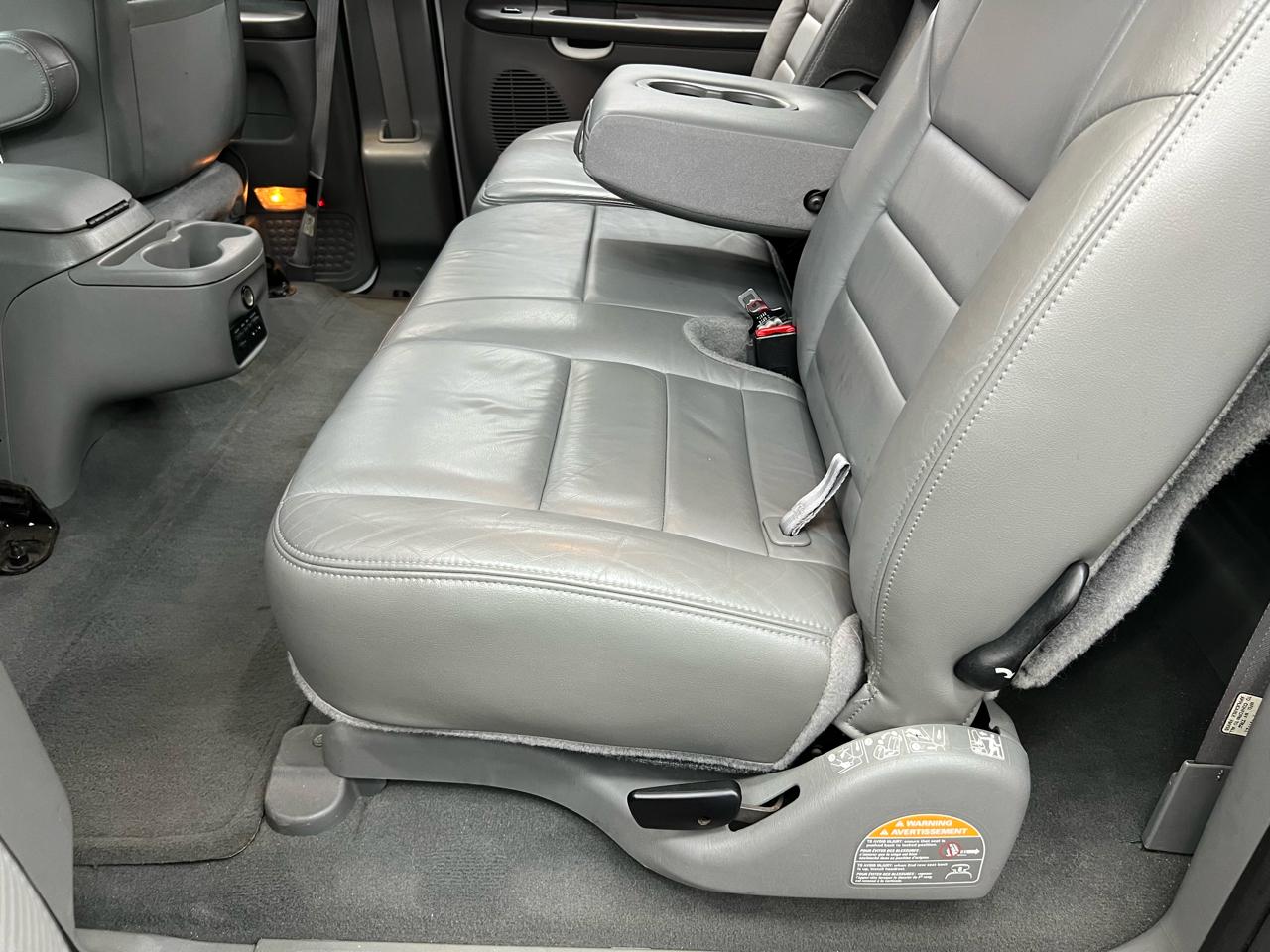 Ford Excursion XLT Premium 6.8L 2WD 2002