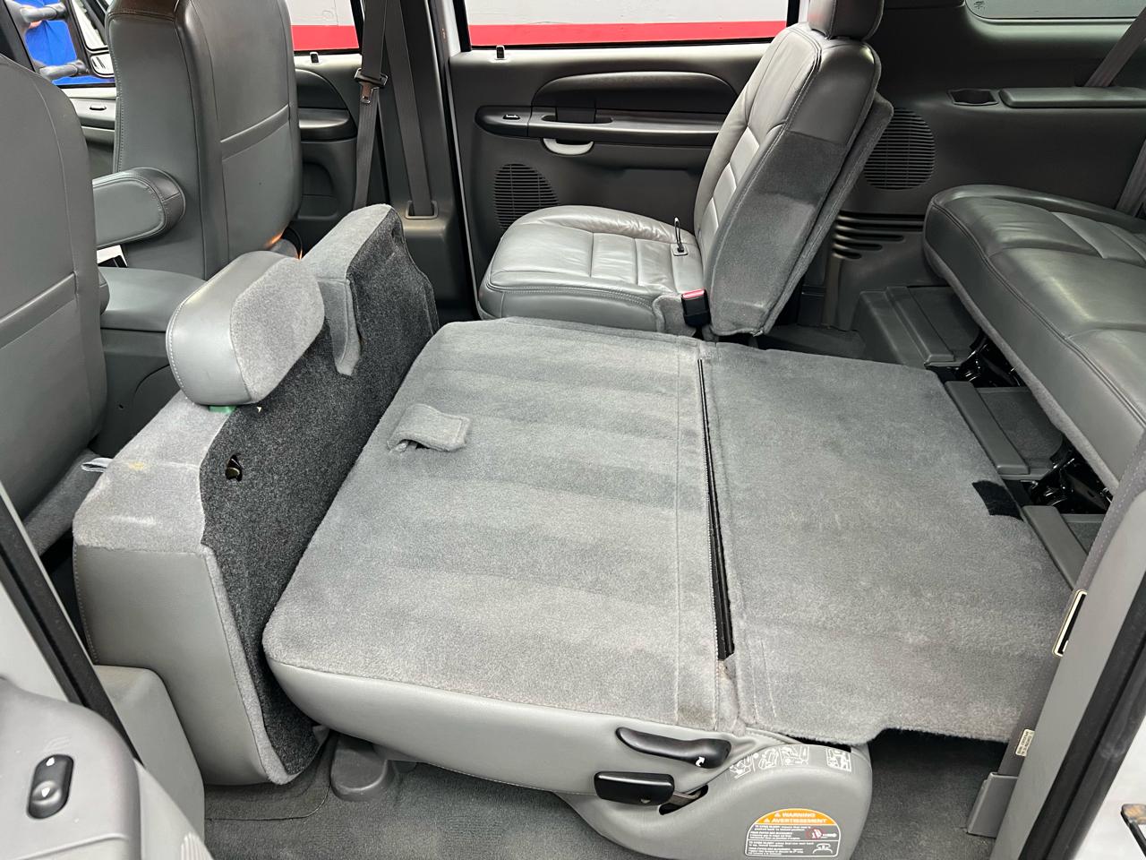 Ford Excursion XLT Premium 6.8L 2WD 2002