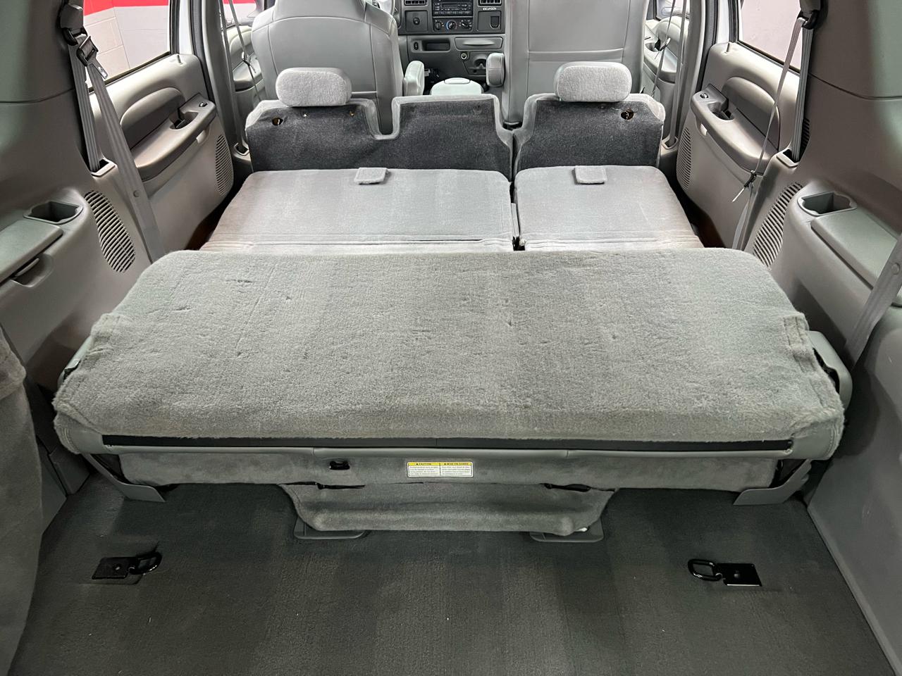 Ford Excursion XLT Premium 6.8L 2WD 2002