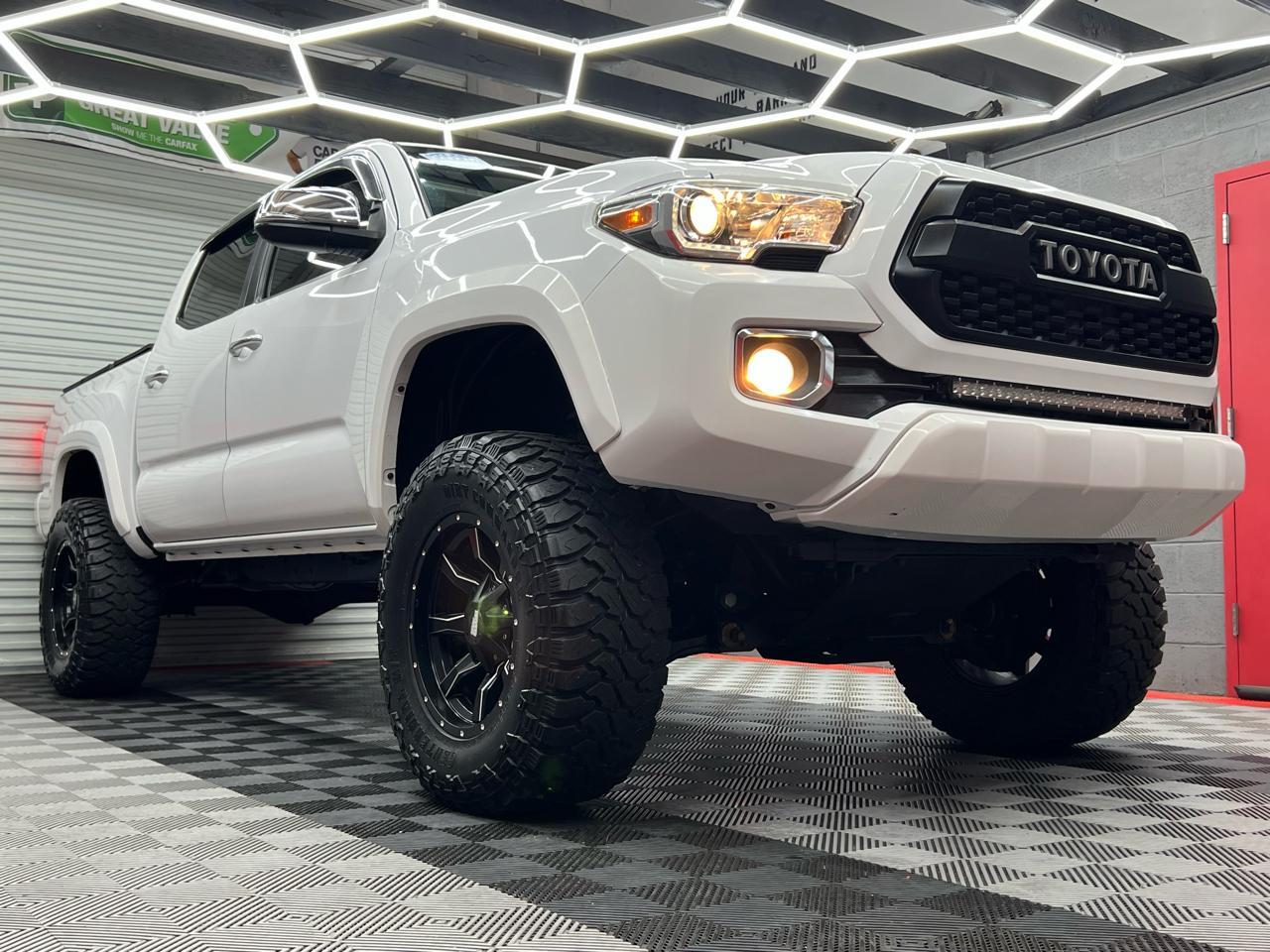 Toyota Tacoma Limited Double Cab V6 6AT 4WD 2017