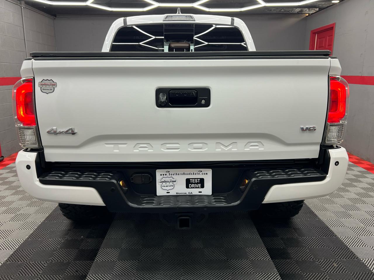 Toyota Tacoma Limited Double Cab V6 6AT 4WD 2017