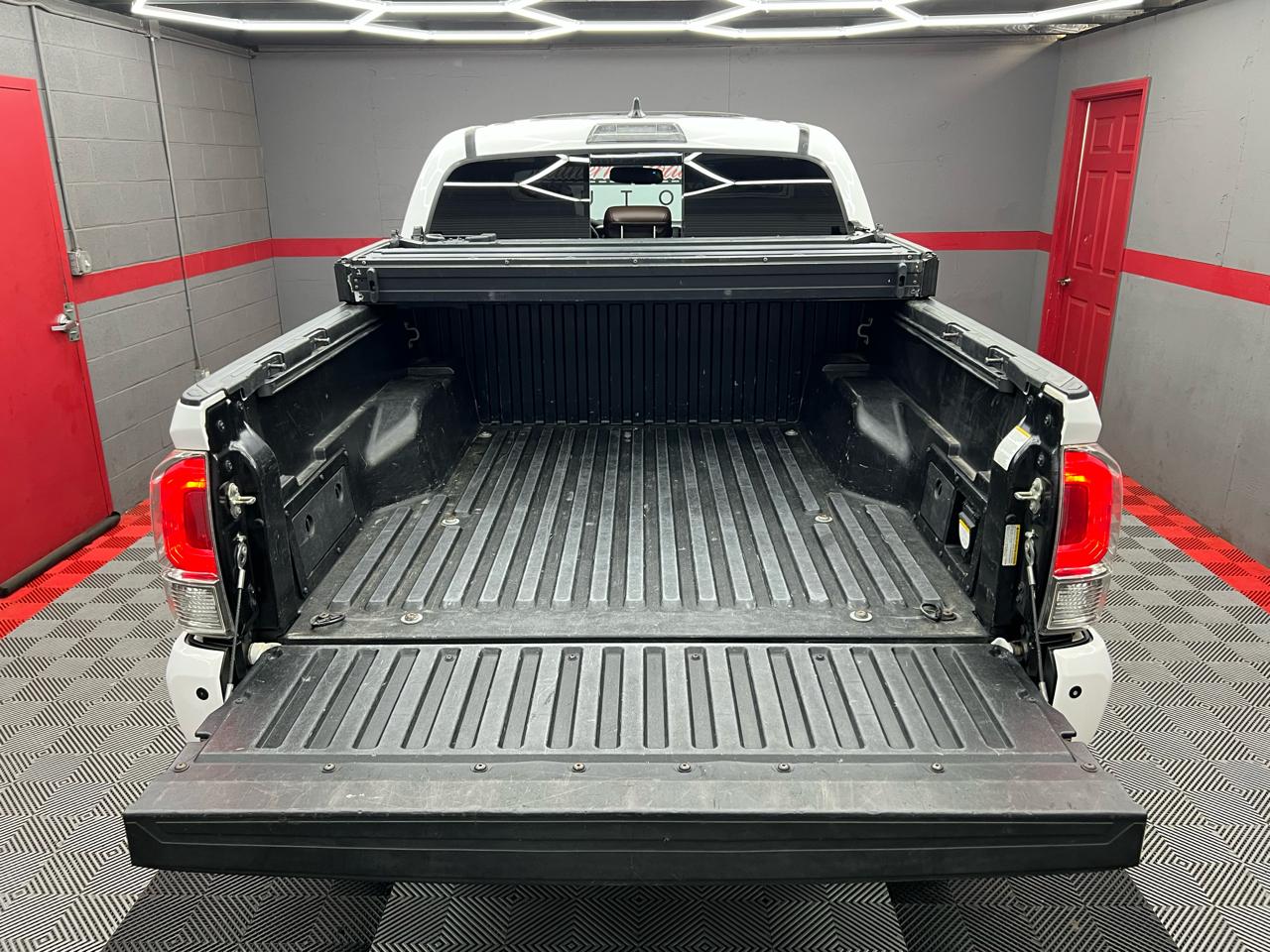 Toyota Tacoma Limited Double Cab V6 6AT 4WD 2017