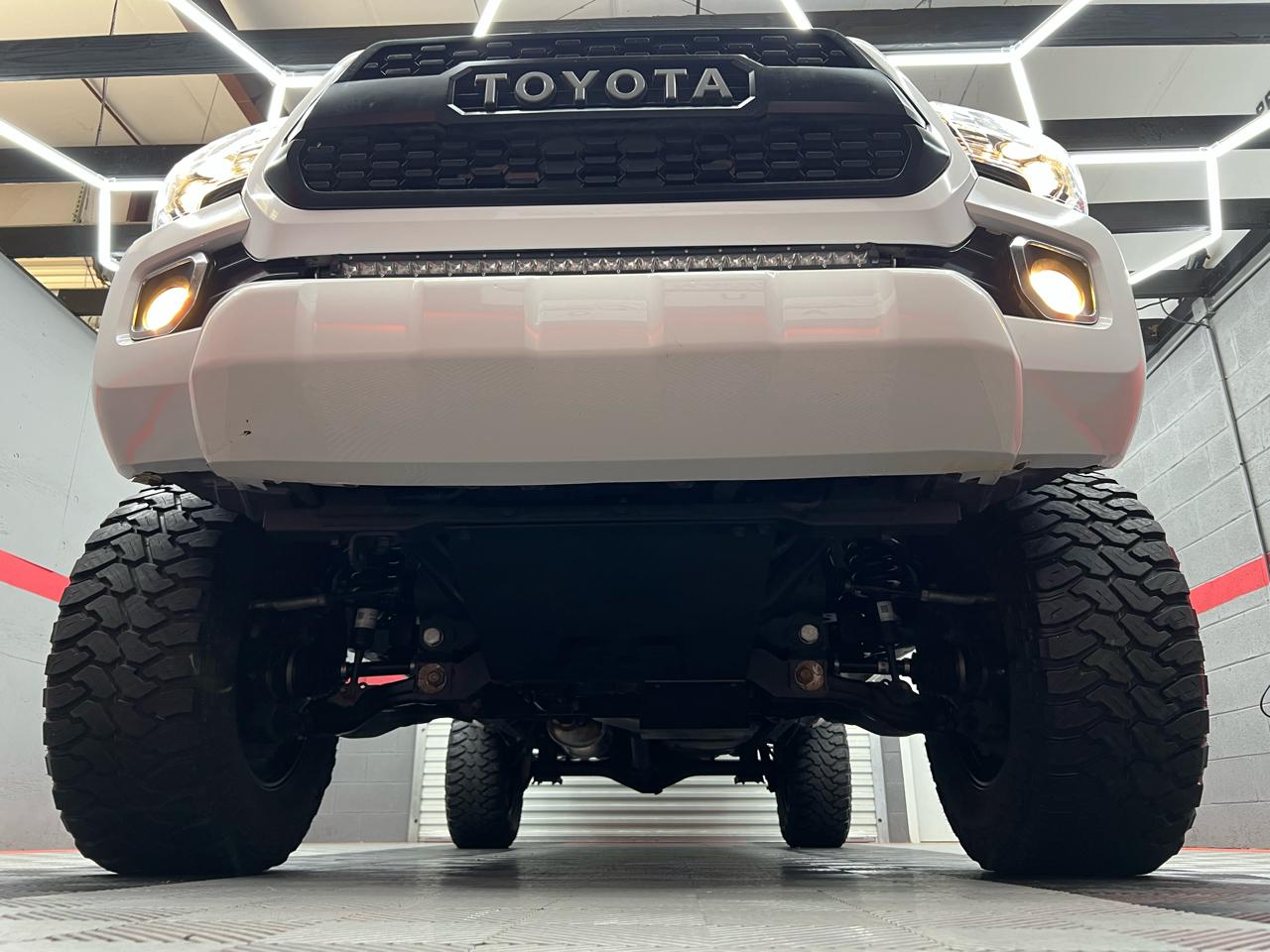 Toyota Tacoma Limited Double Cab V6 6AT 4WD 2017