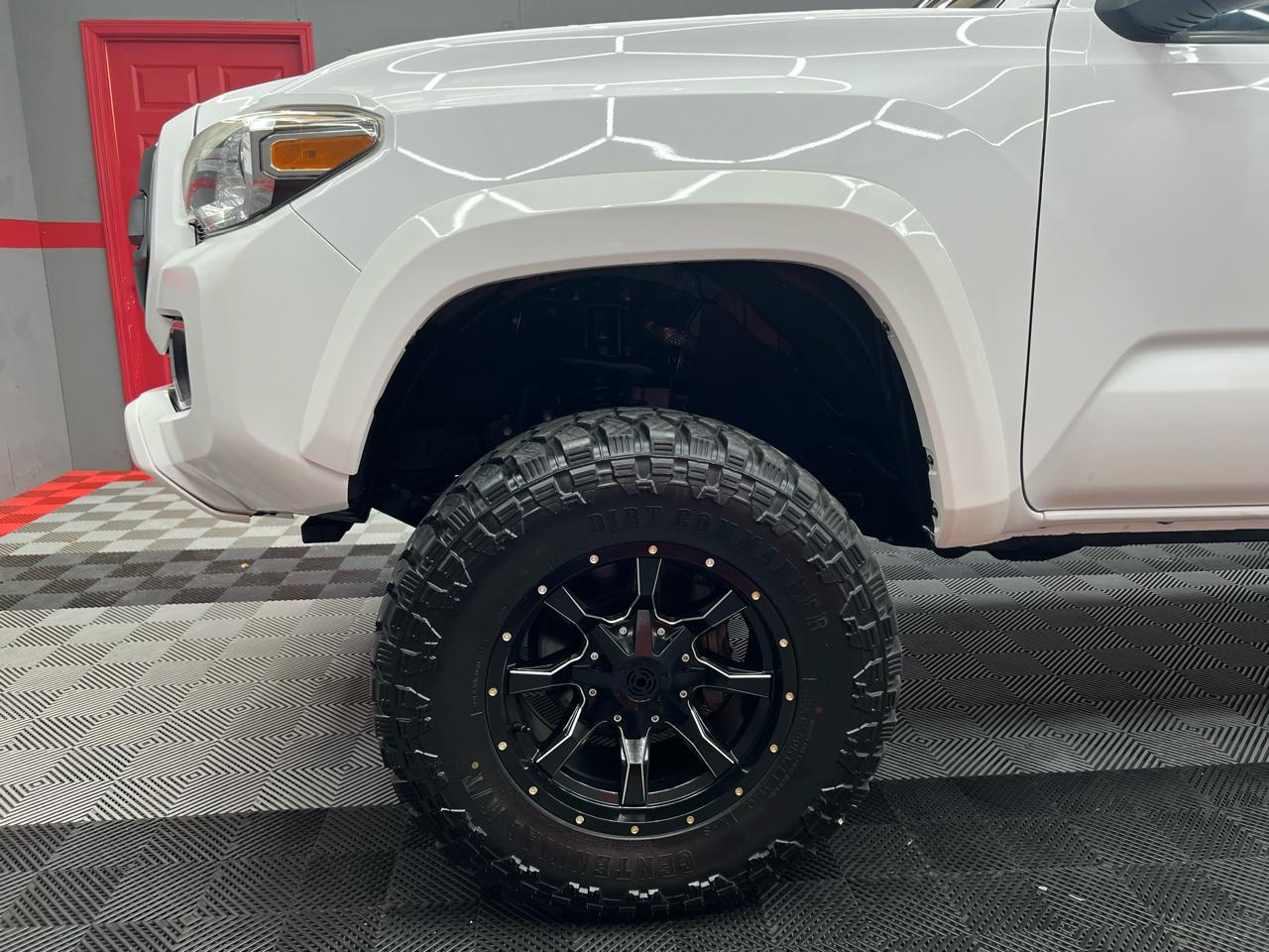 Toyota Tacoma Limited Double Cab V6 6AT 4WD 2017