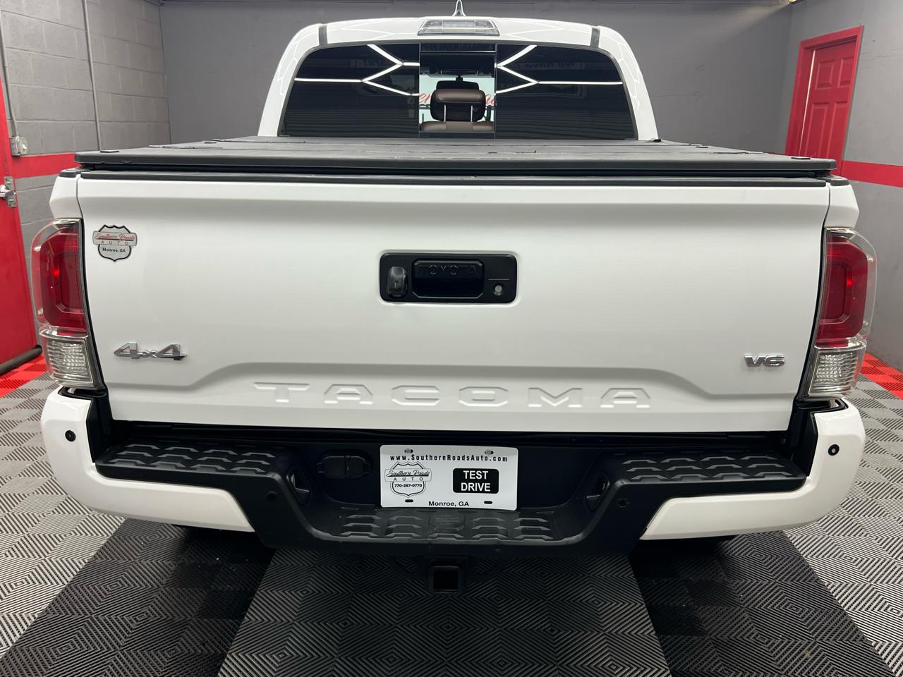 Toyota Tacoma Limited Double Cab V6 6AT 4WD 2017