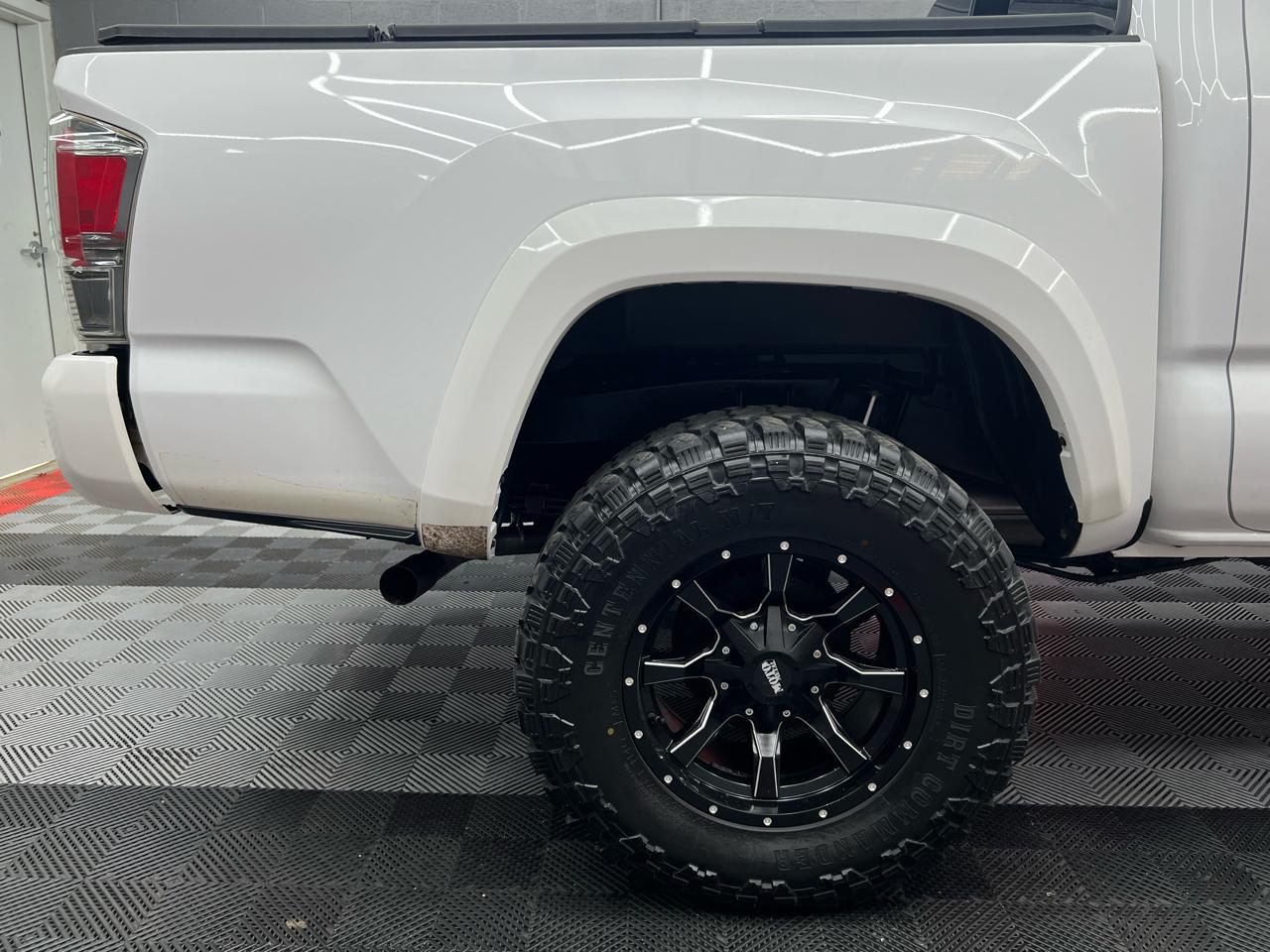 Toyota Tacoma Limited Double Cab V6 6AT 4WD 2017