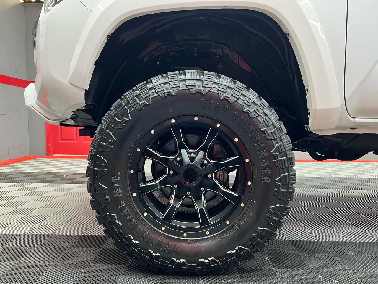 Toyota Tacoma Limited Double Cab V6 6AT 4WD 2017