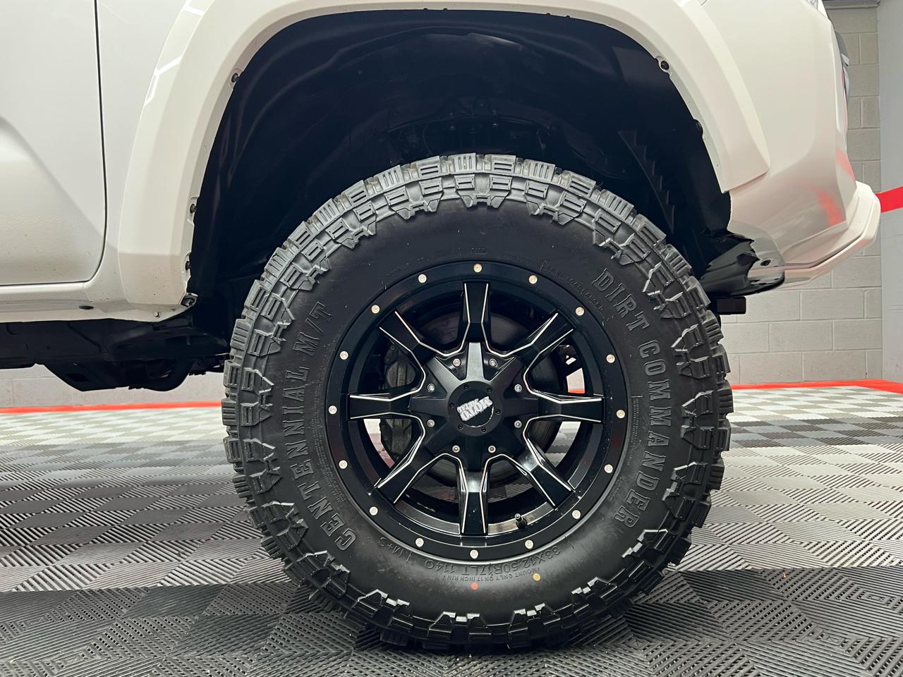 Toyota Tacoma Limited Double Cab V6 6AT 4WD 2017