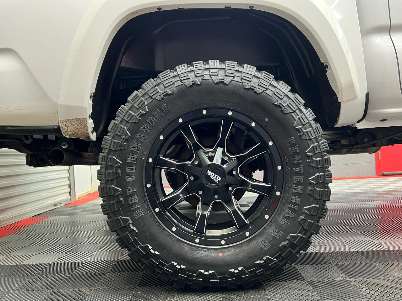 Toyota Tacoma Limited Double Cab V6 6AT 4WD 2017