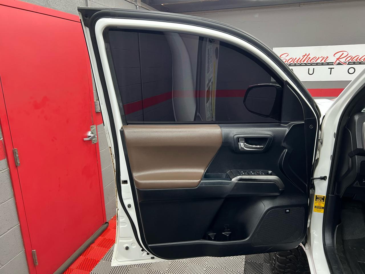 Toyota Tacoma Limited Double Cab V6 6AT 4WD 2017