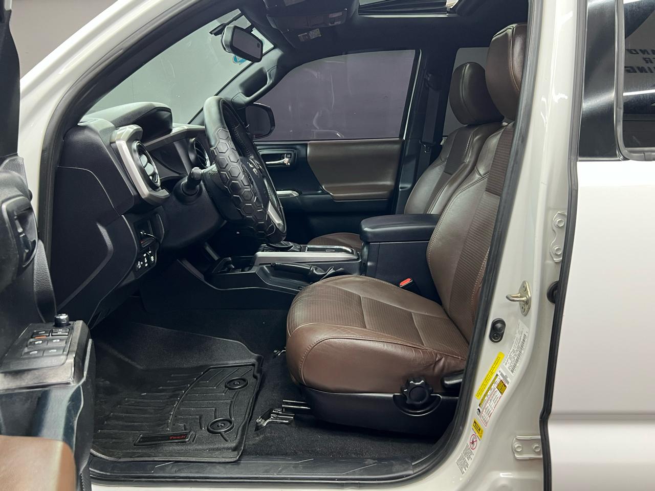 Toyota Tacoma Limited Double Cab V6 6AT 4WD 2017