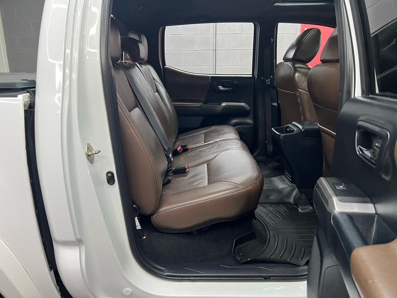 Toyota Tacoma Limited Double Cab V6 6AT 4WD 2017