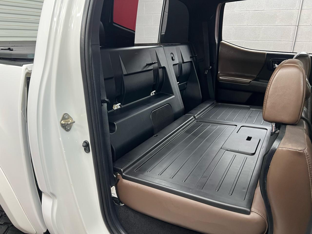 Toyota Tacoma Limited Double Cab V6 6AT 4WD 2017