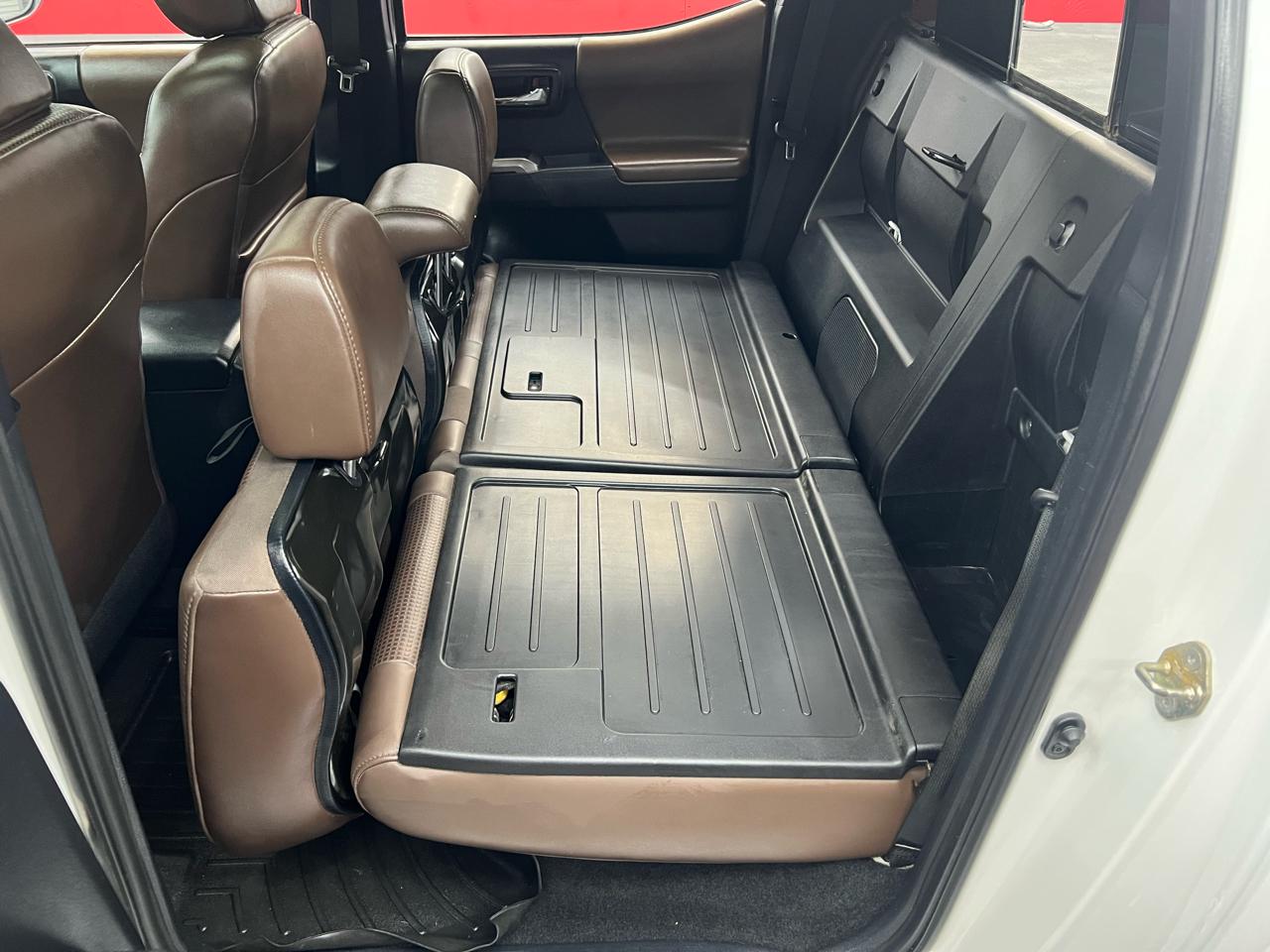 Toyota Tacoma Limited Double Cab V6 6AT 4WD 2017