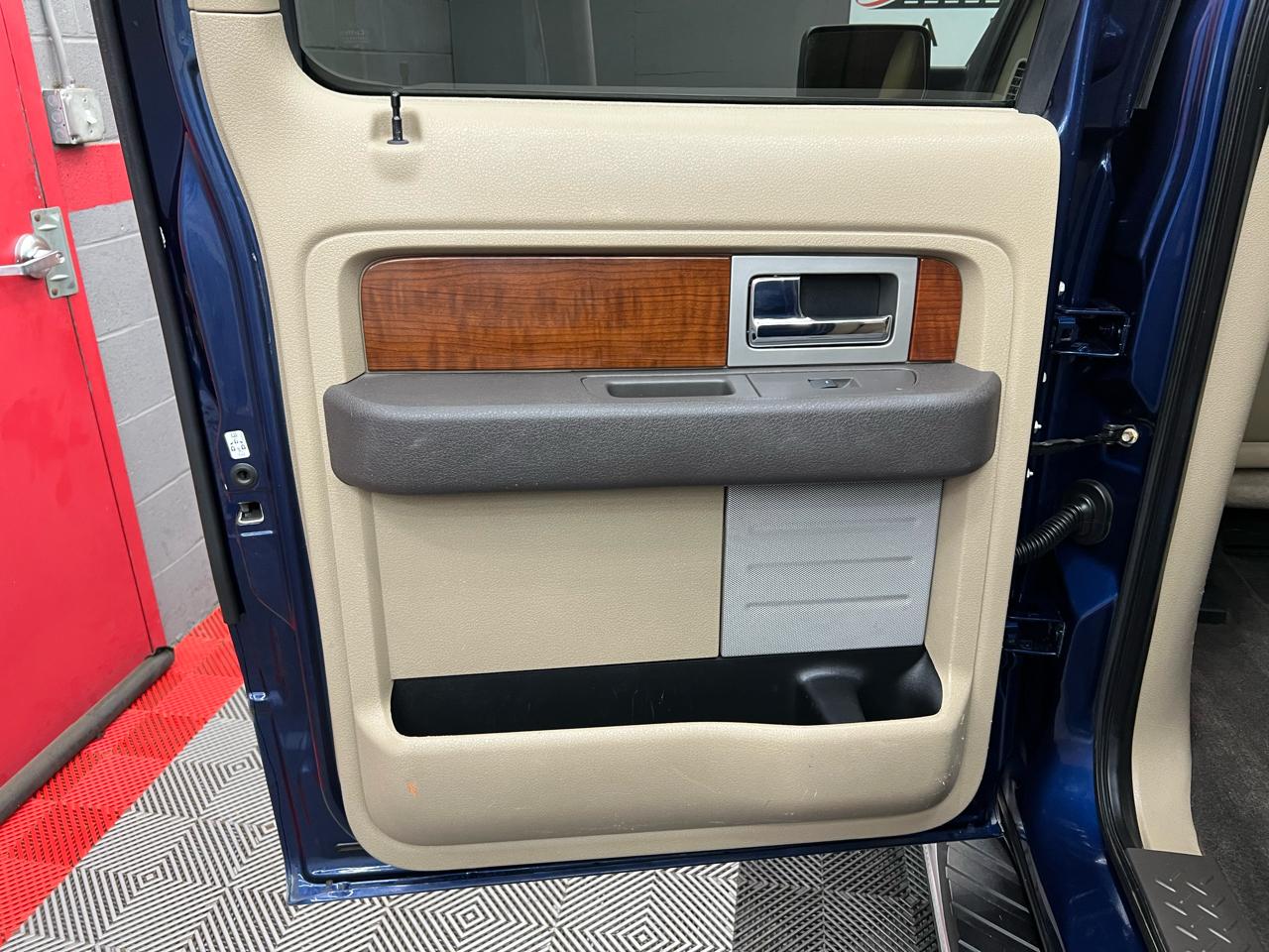 Ford F-150 Lariat SuperCrew 5.5-ft. Bed 2WD 2010