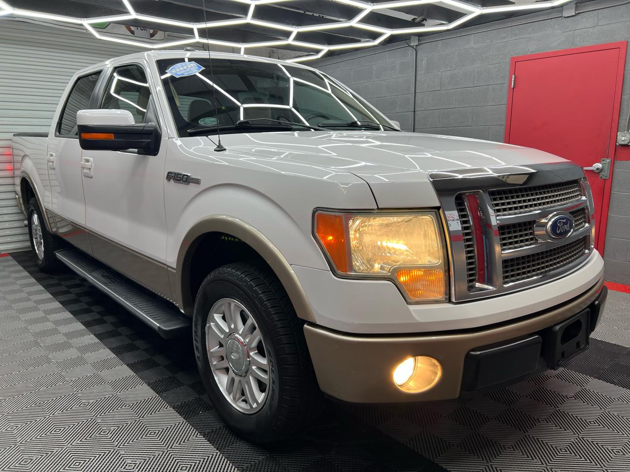 Ford F-150 Lariat SuperCrew 5.5-ft. Bed 2WD 2011