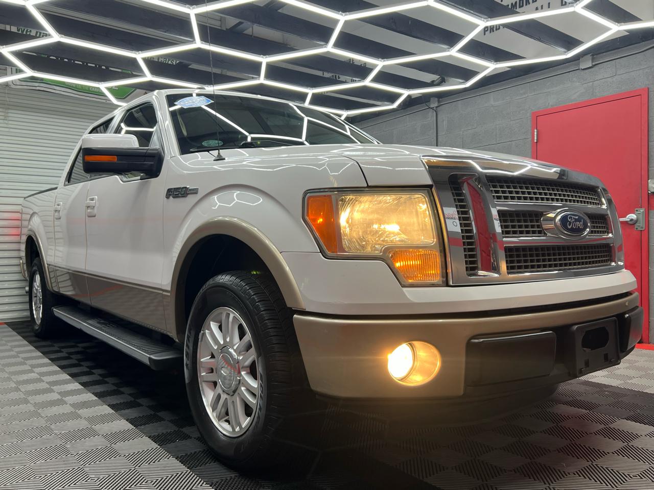 Ford F-150 Lariat SuperCrew 5.5-ft. Bed 2WD 2011