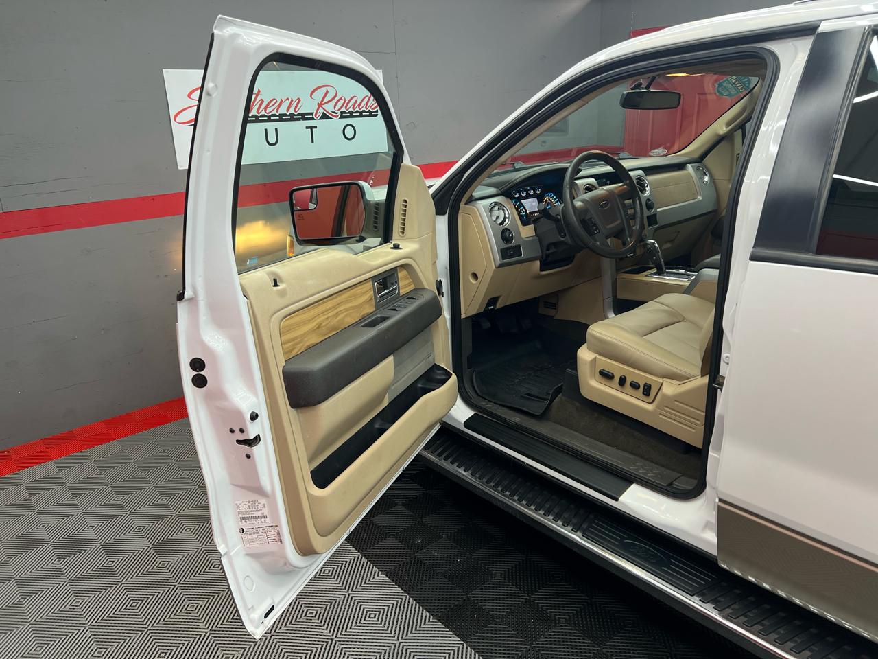 Ford F-150 Lariat SuperCrew 5.5-ft. Bed 2WD 2011