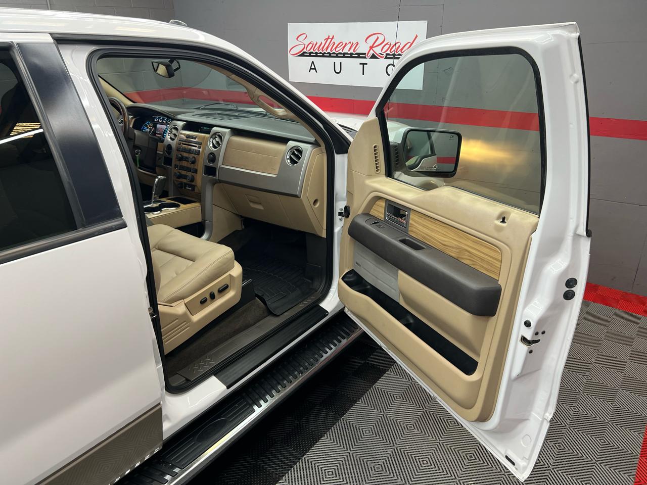 Ford F-150 Lariat SuperCrew 5.5-ft. Bed 2WD 2011